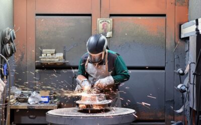 Quais são os riscos mecânicos presentes nas empresas?